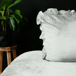 Dekbedovertrekken*Beddenbriljant Velvet Ruffles Cappuccino Wit